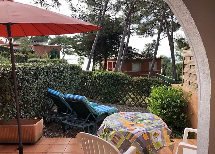50M Plage T2 Grande Terrasse Vue Mer Climatise Piscine Chauffee, Parking Clos Gratuit