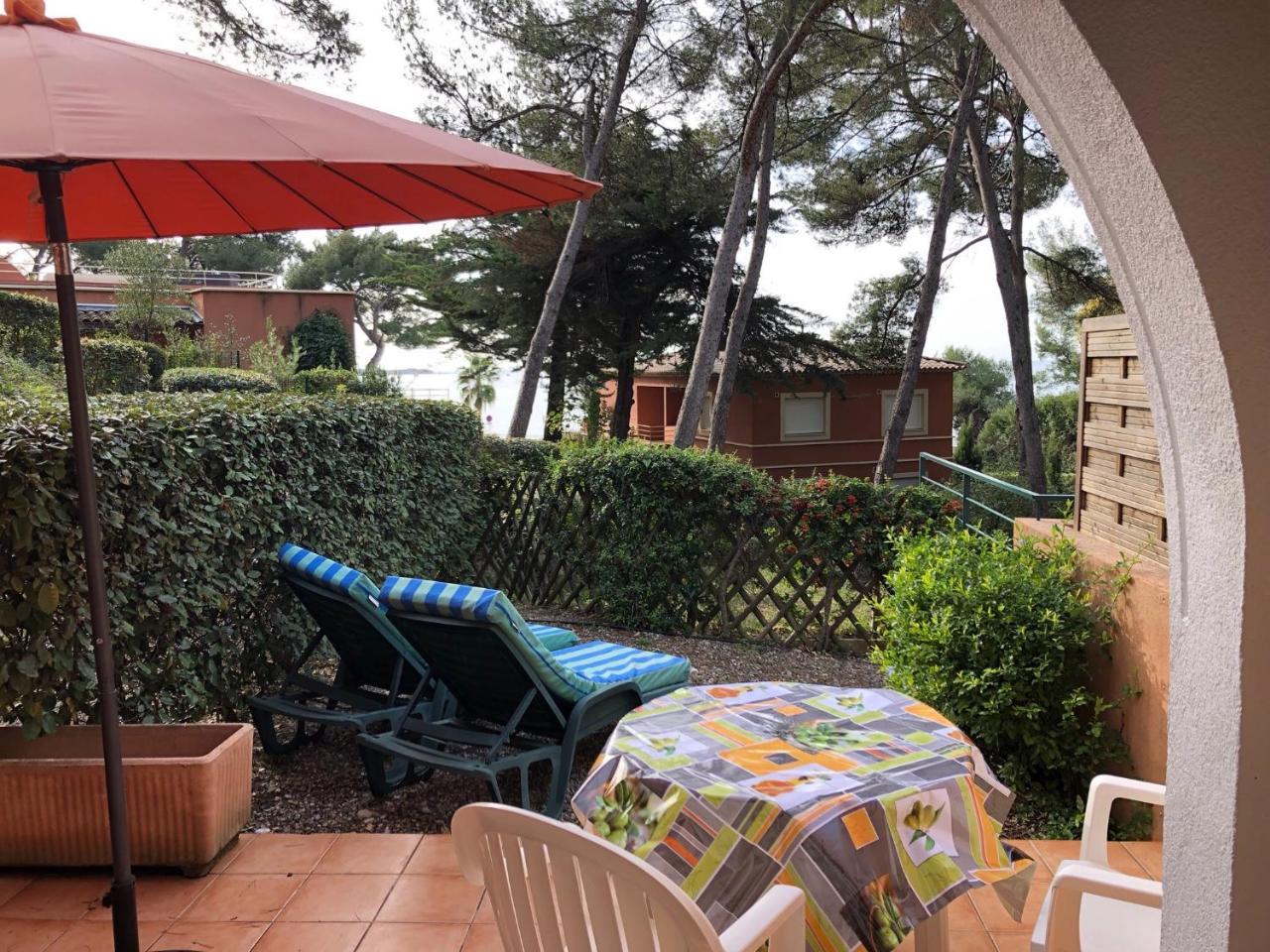 Apartment 50m T2 Grande Terrasse Vue Climatise Piscine Chauffee, Parking Clos Gratuit Sanary-sur-Mer