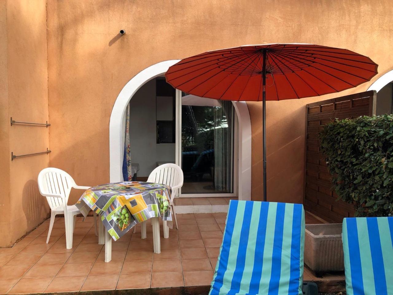 50m T2 Grande Terrasse Vue Climatise Piscine Chauffee, Parking Clos Gratuit * Sanary-sur-Mer