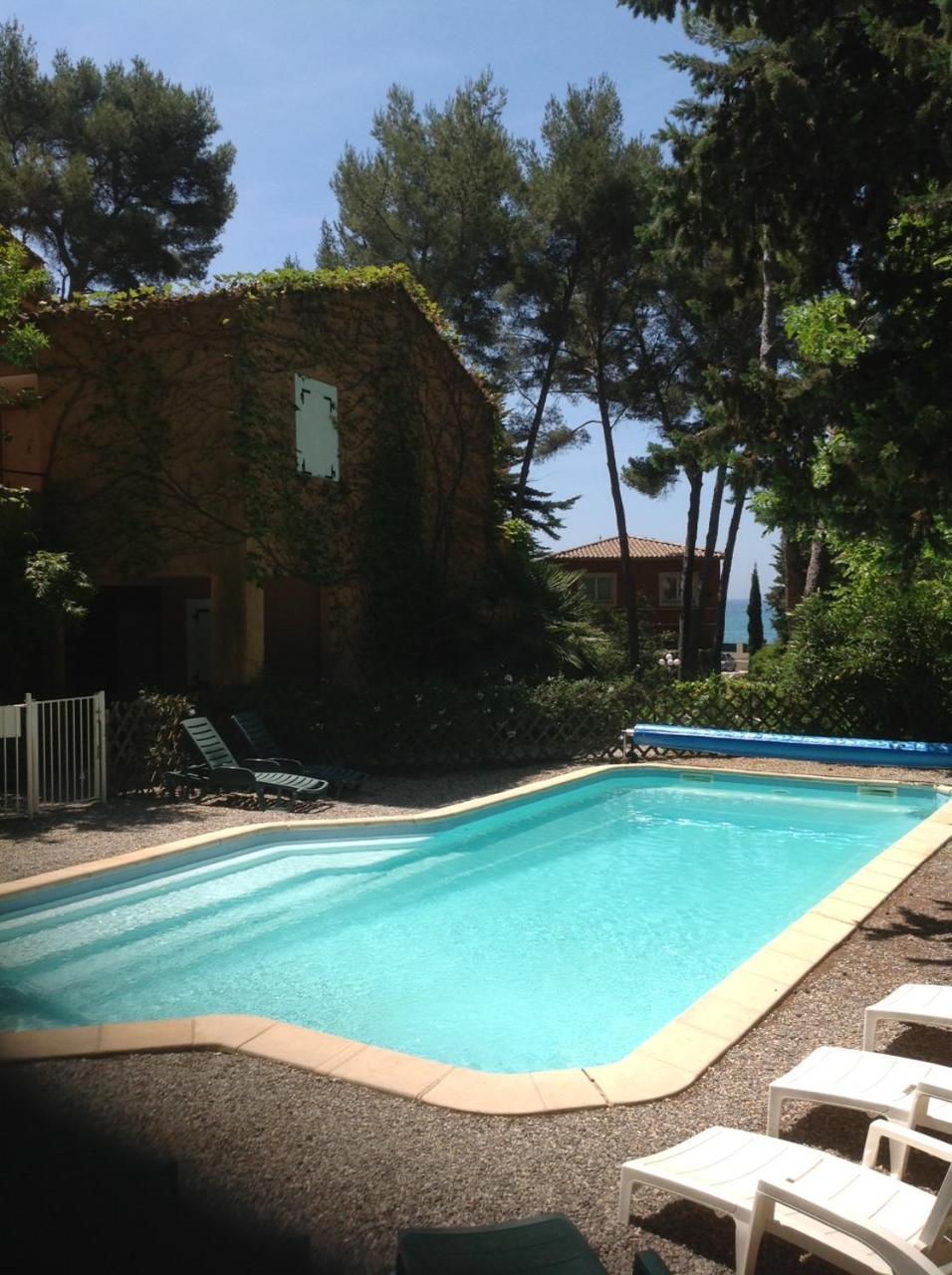 50m T2 Grande Terrasse Vue Climatise Piscine Chauffee, Parking Clos Gratuit Sanary-sur-Mer